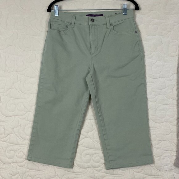 Gloria Vanderbilt Amanda Capris 2LOT Green and Beige Size 6 - Picture 2 of 11